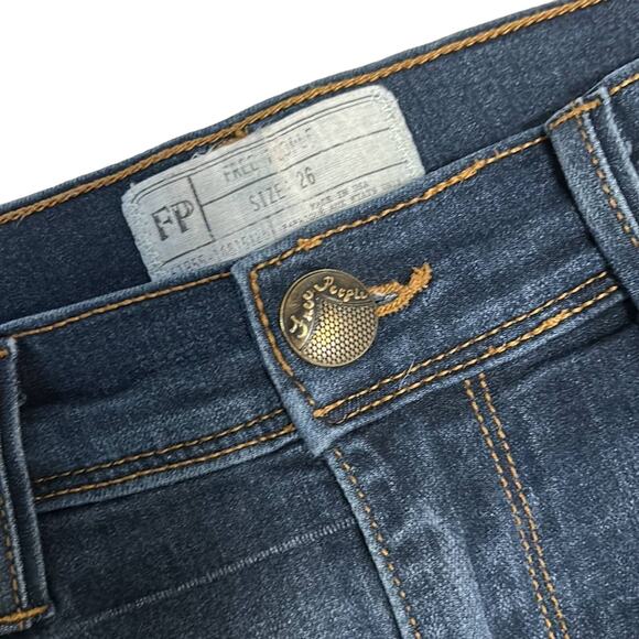 Free people Dark Wash skinny jeans Women's size 26 - Picture 4 of 5